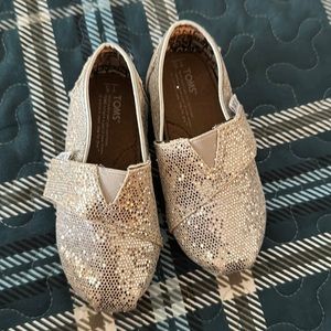 Girls shoes 2 pair of shoes